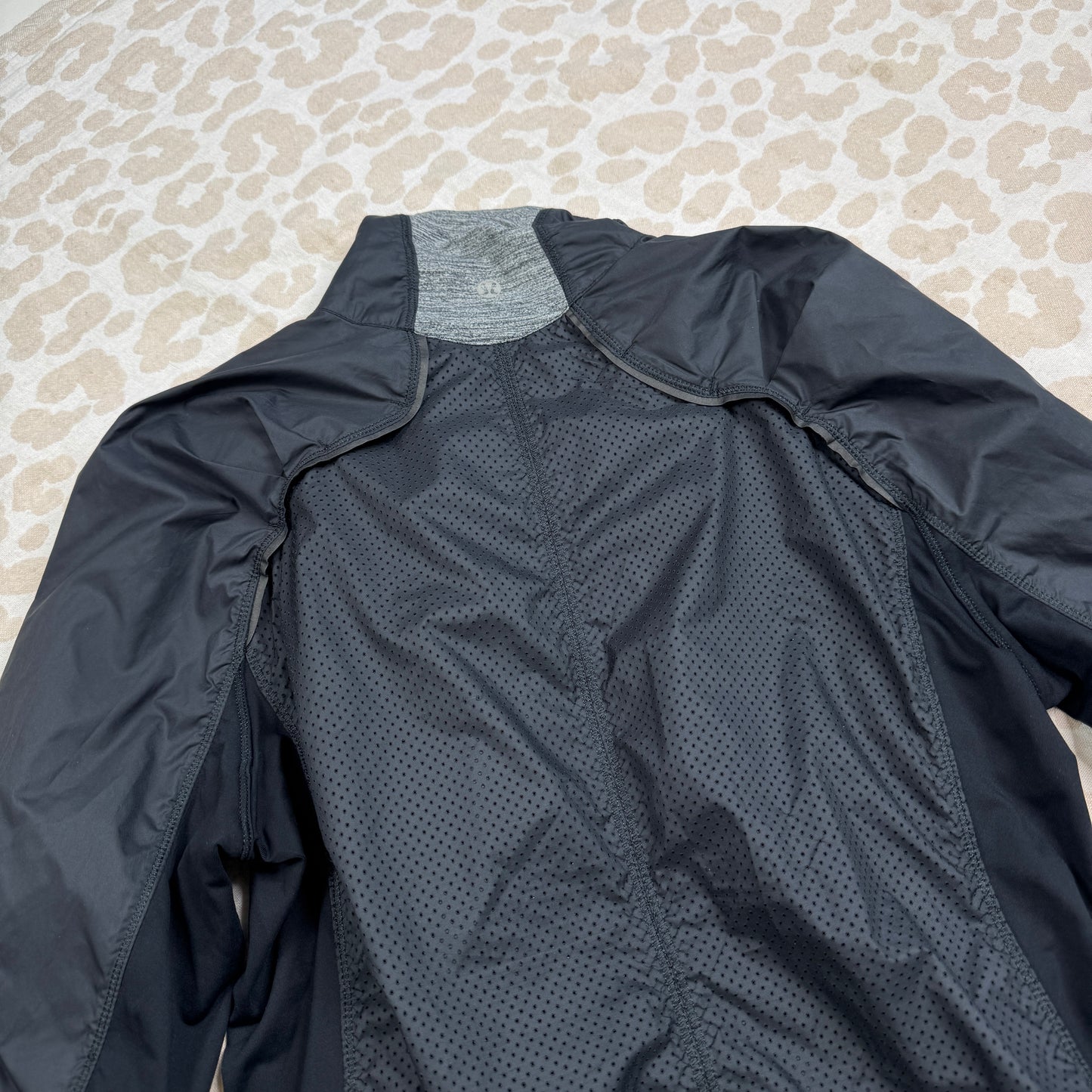 Lululemon Rain Coat (6)