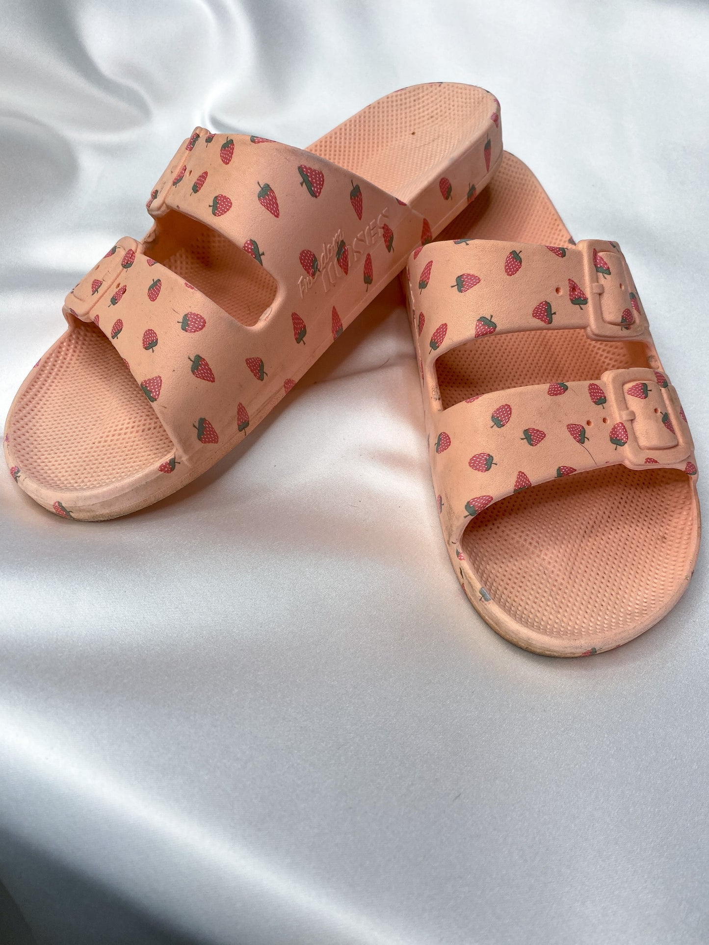 Freedom Moses Strawberry Sandals